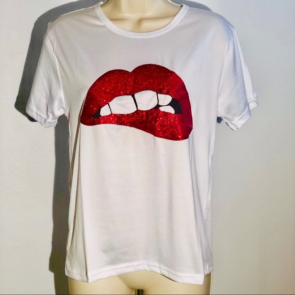 NEW..! Women’s M White T-Shirt RED LIPS👄GLITTER - Picture 6 of 8